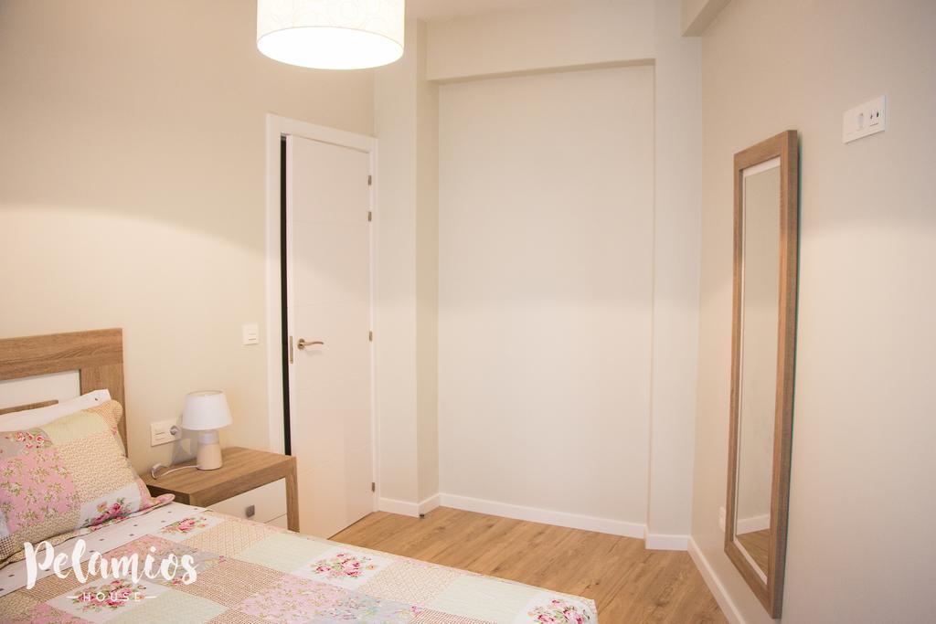 Pelamios House Apartment ซานติอาโก เด กอมโปสเตลา ภายนอก รูปภาพ