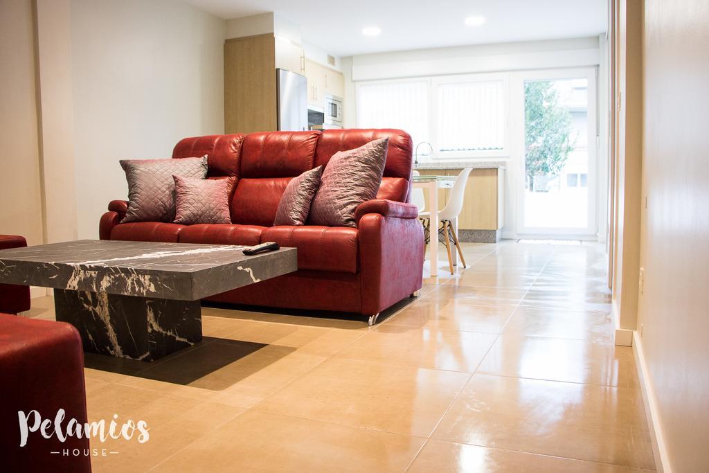 Pelamios House Apartment ซานติอาโก เด กอมโปสเตลา ภายนอก รูปภาพ